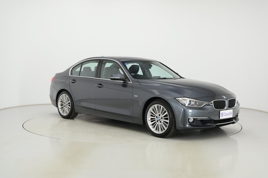 2014 BMW 3 28i Luxury Line, Automatic, 109834 km, Right Front Diagonal (45- Degree) View