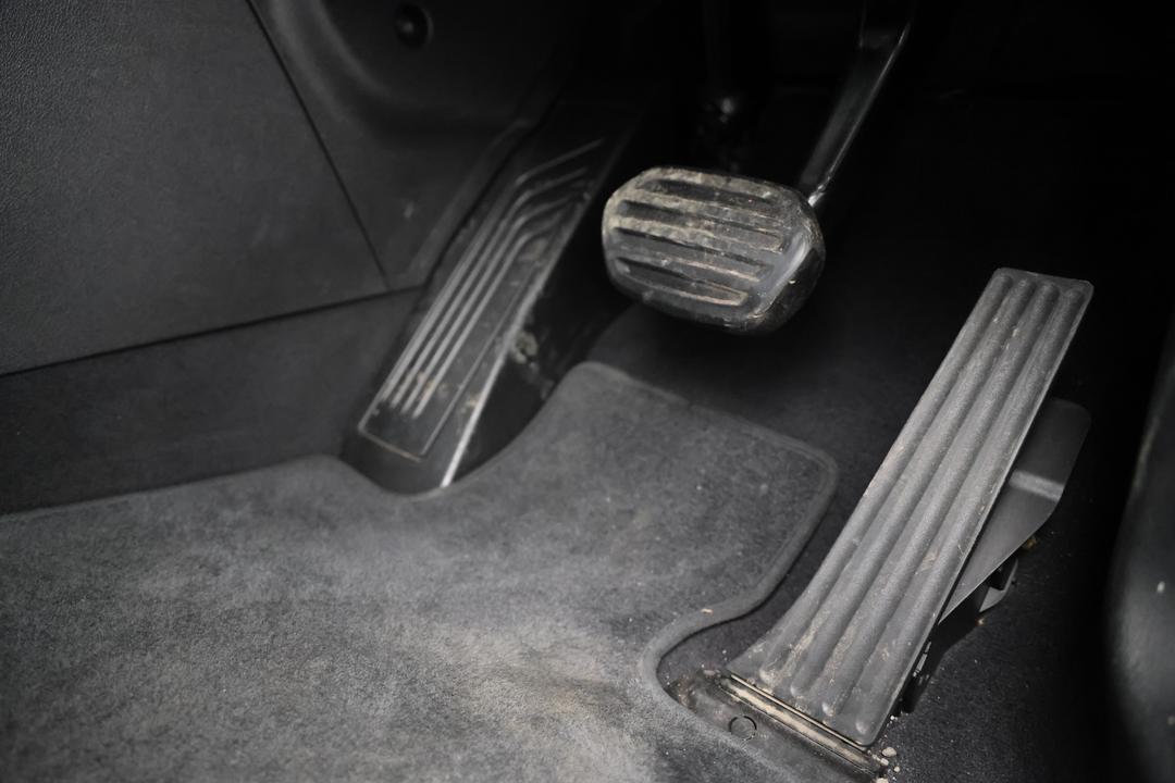 2024 BMW Ix1 Edrive20 Xline, Automatic, 24952 km, Pedals and Footmat