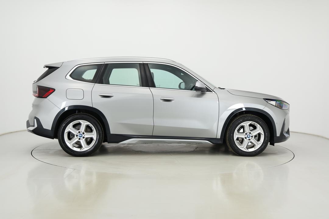 2024 BMW Ix1 Edrive20 Xline, Automatic, 24952 km, Right Side View
