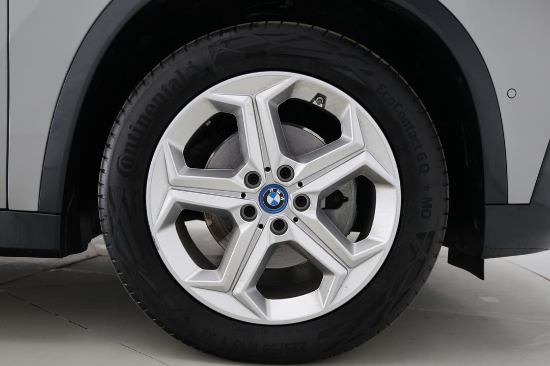 2024 BMW Ix1 Edrive20 Xline, Automatic, 24952 km, Right Front Wheel