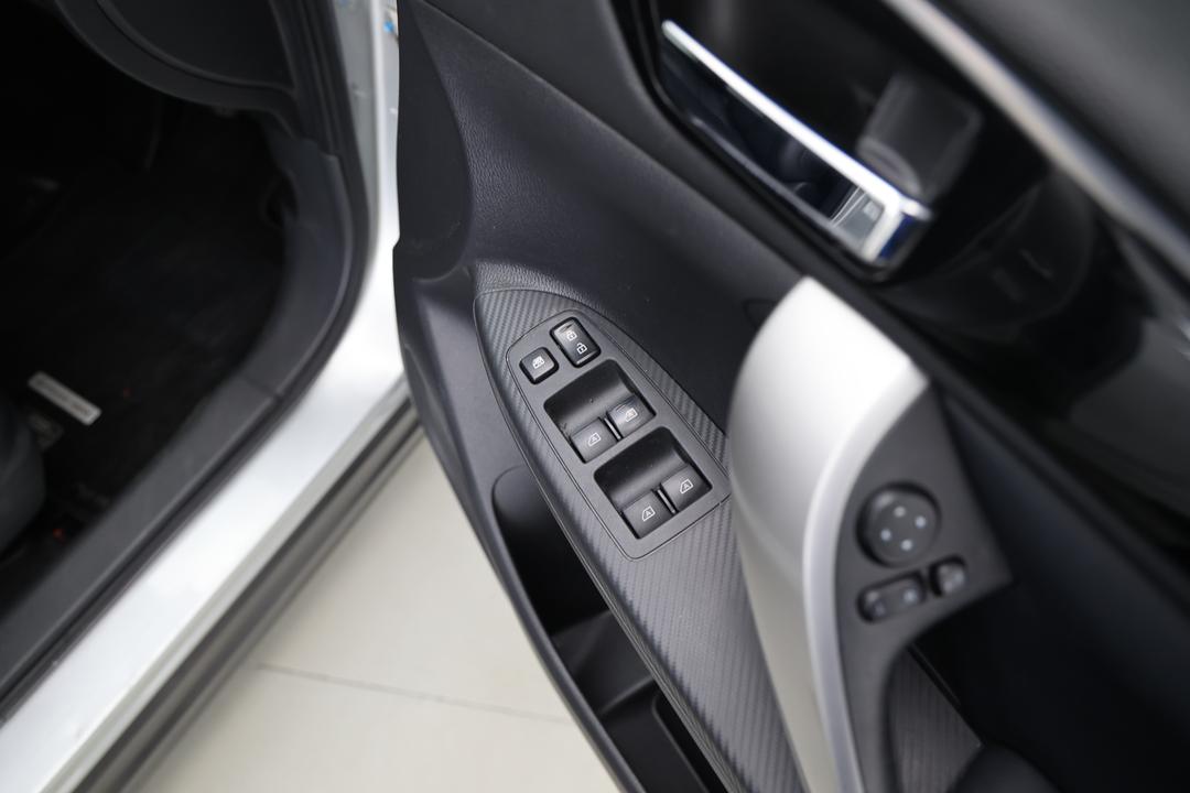 2022 Mitsubishi Eclipse Cross Exceed (2WD), Automatic, 33506 km, Drivers Side Door Panel Controls