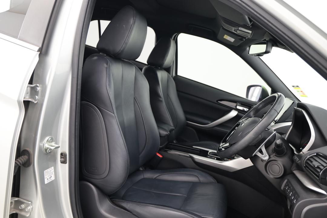 2022 Mitsubishi Eclipse Cross Exceed (2WD), Automatic, 33506 km, Right Side Front Door Cabin View