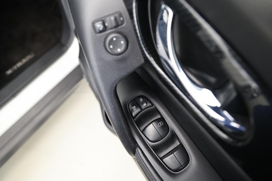 2021 Nissan X-trail Ti (4WD), Automatic, 42462 km, Drivers Side Door Panel Controls