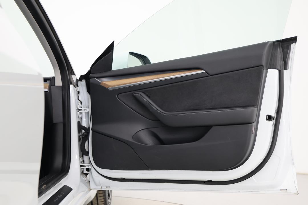 2021 Tesla Model 3 Long Range AWD, Automatic, 61749 km, Speaker View