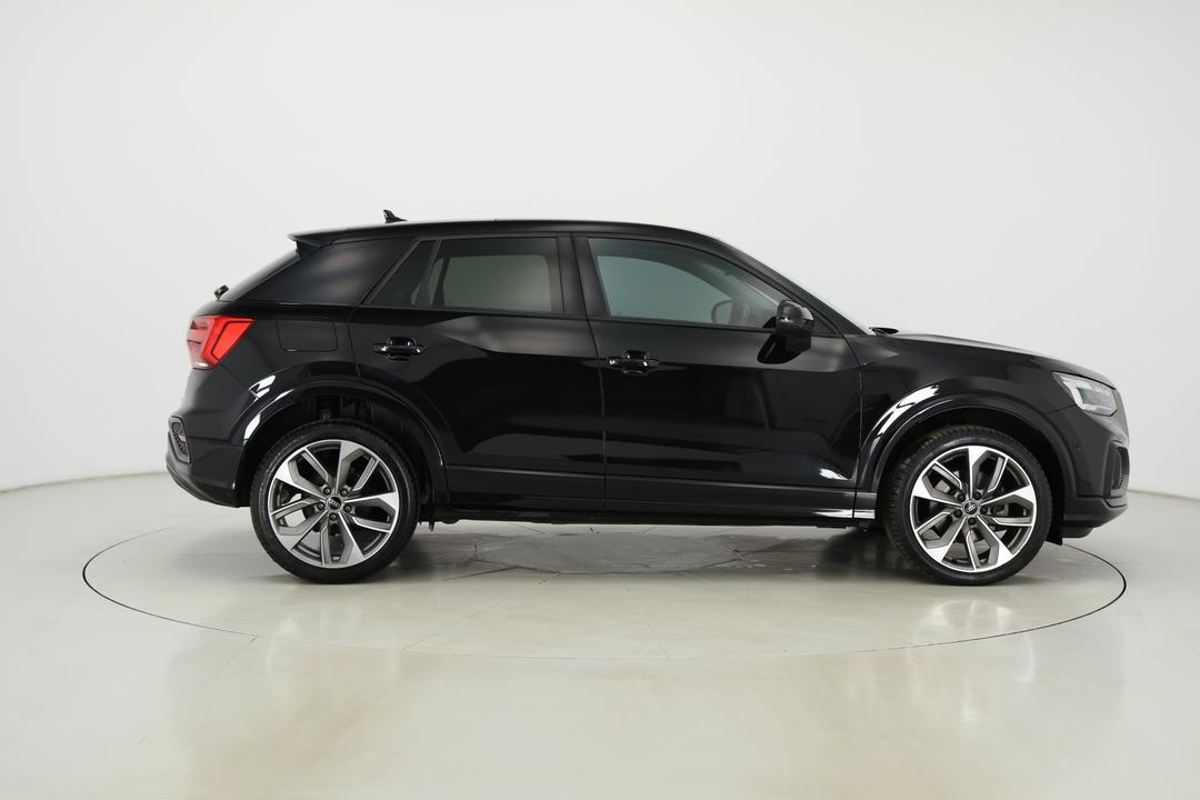 2021 Audi Q2 35 Tfsi, Automatic, 45352 km, Right Side View