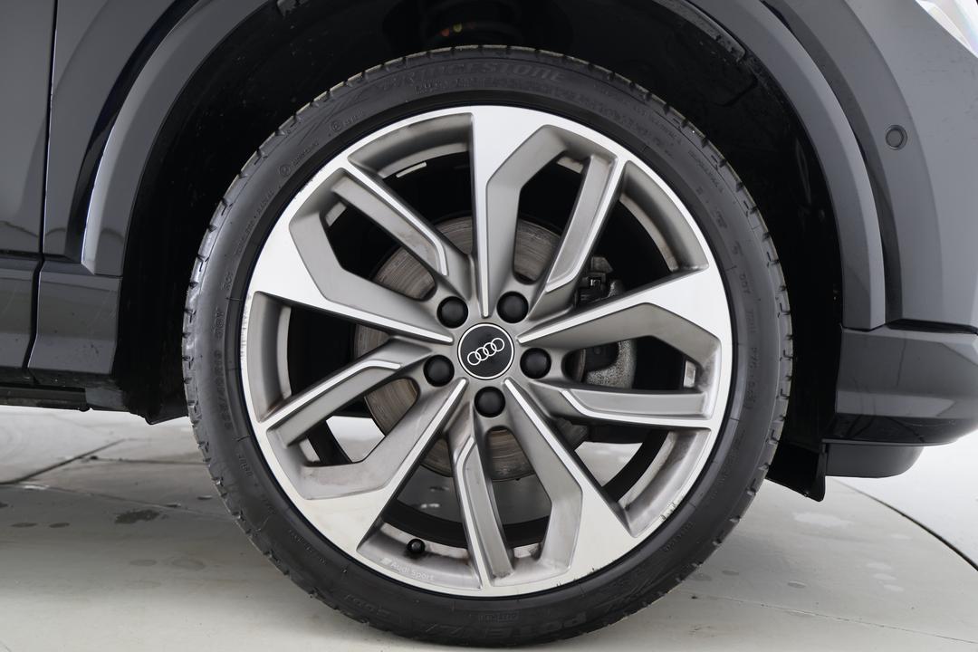 2021 Audi Q2 35 Tfsi, Automatic, 45352 km, Right Front Wheel