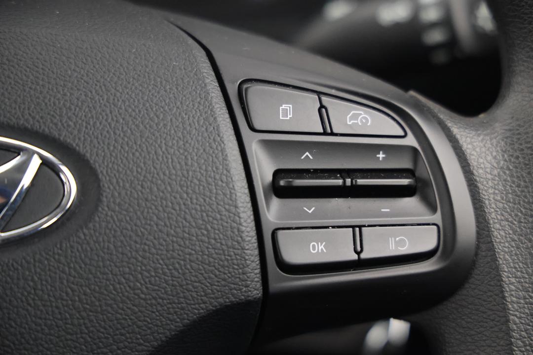 2025 Hyundai Venue -, Automatic, 19874 km, Cruise Control