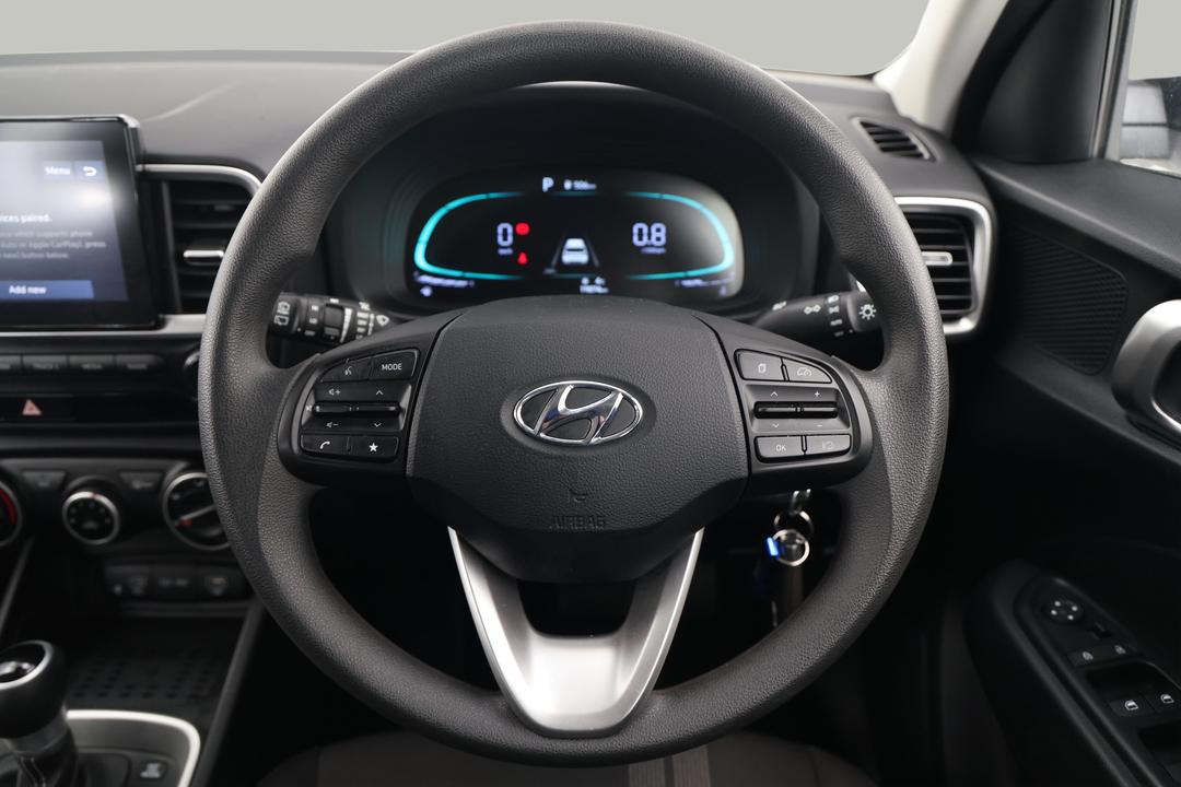 2025 Hyundai Venue -, Automatic, 19874 km, Steering Wheel Close-up