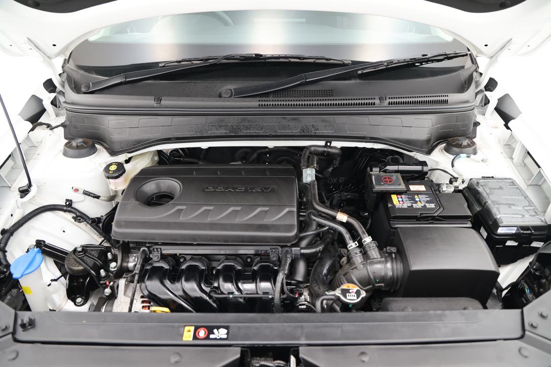 2025 Hyundai Venue -, Automatic, 19874 km, Open Bonnet (Engine)