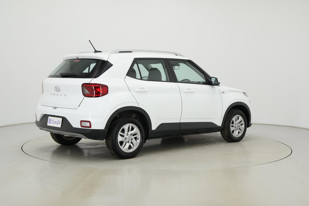 2025 Hyundai Venue -, Automatic, 19874 km, Right Back Diagonal (45- Degree) View