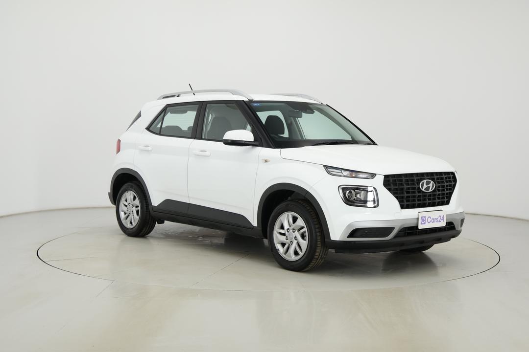 2025 Hyundai Venue -, Automatic, 19874 km, Right Front Diagonal (45- Degree) View