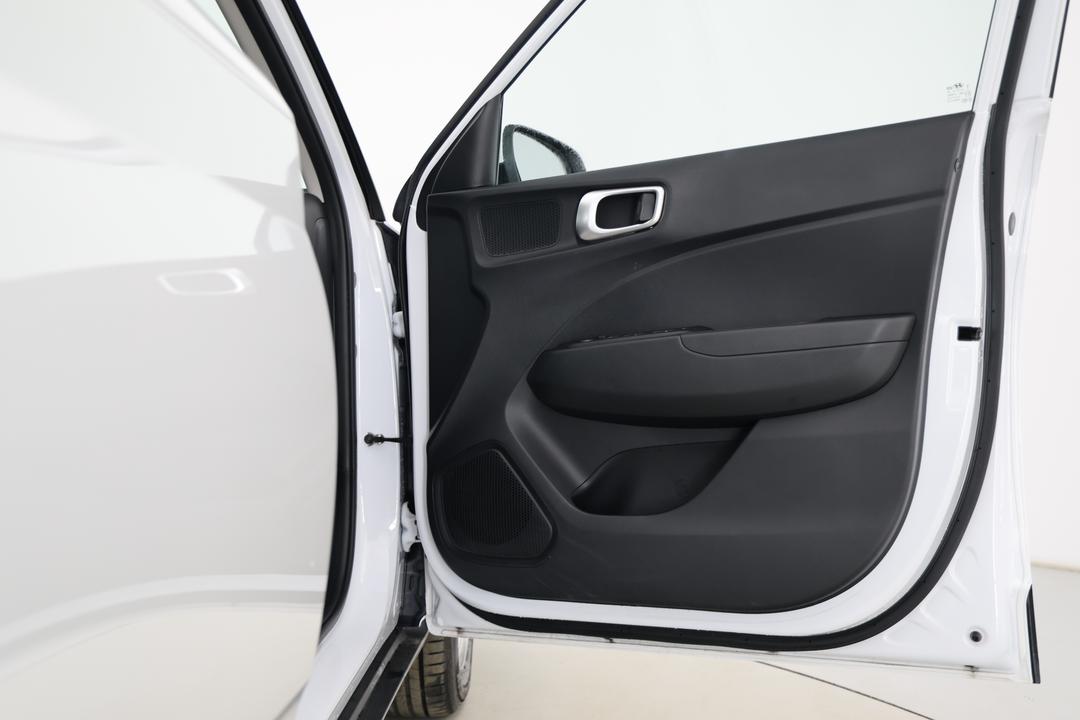 2025 Hyundai Venue -, Automatic, 19874 km, Speaker View