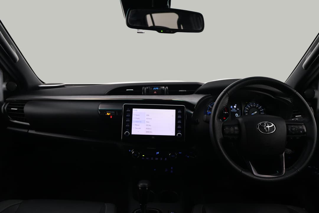 2021 Toyota Hilux Rogue (4x4), Automatic, 50830 km, Dashboard View