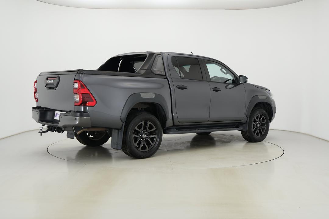 2021 Toyota Hilux Rogue (4x4), Automatic, 50830 km, Right Back Diagonal (45- Degree) View