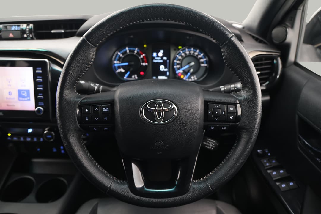 2021 Toyota Hilux Rogue (4x4), Automatic, 50830 km, Steering Wheel Close-up