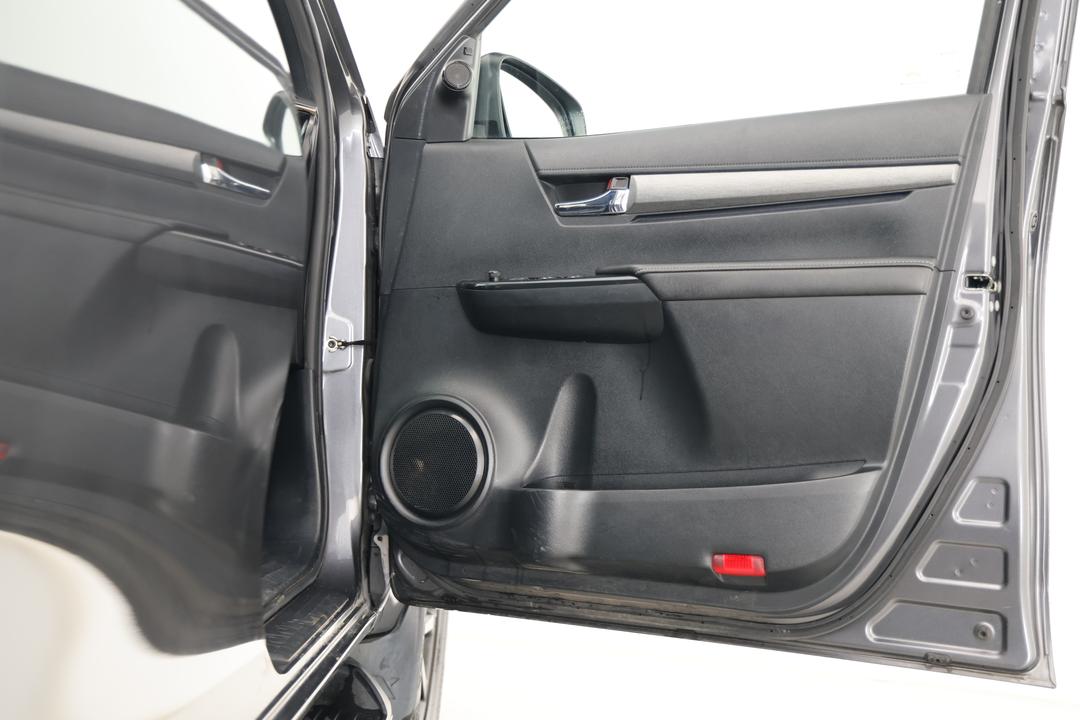 2021 Toyota Hilux Rogue (4x4), Automatic, 50830 km, Speaker View