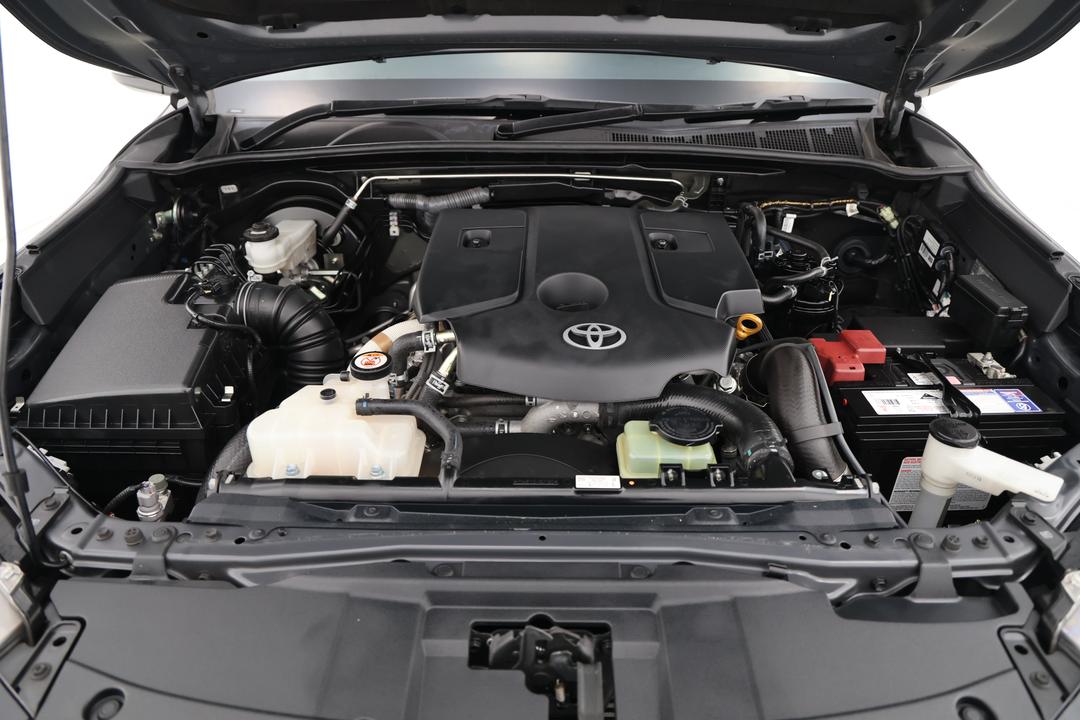2021 Toyota Hilux Rogue (4x4), Automatic, 50830 km, Open Bonnet (Engine)
