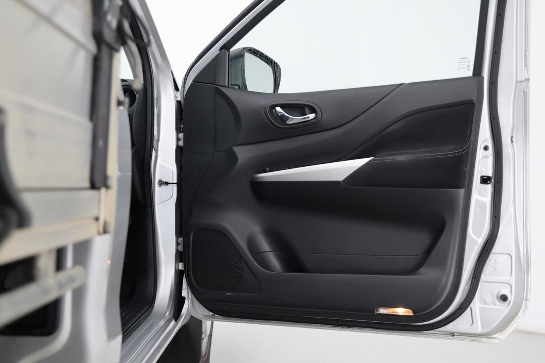 2018 Nissan Navara Rx (4x2), Manual, 86118 km, Speaker View