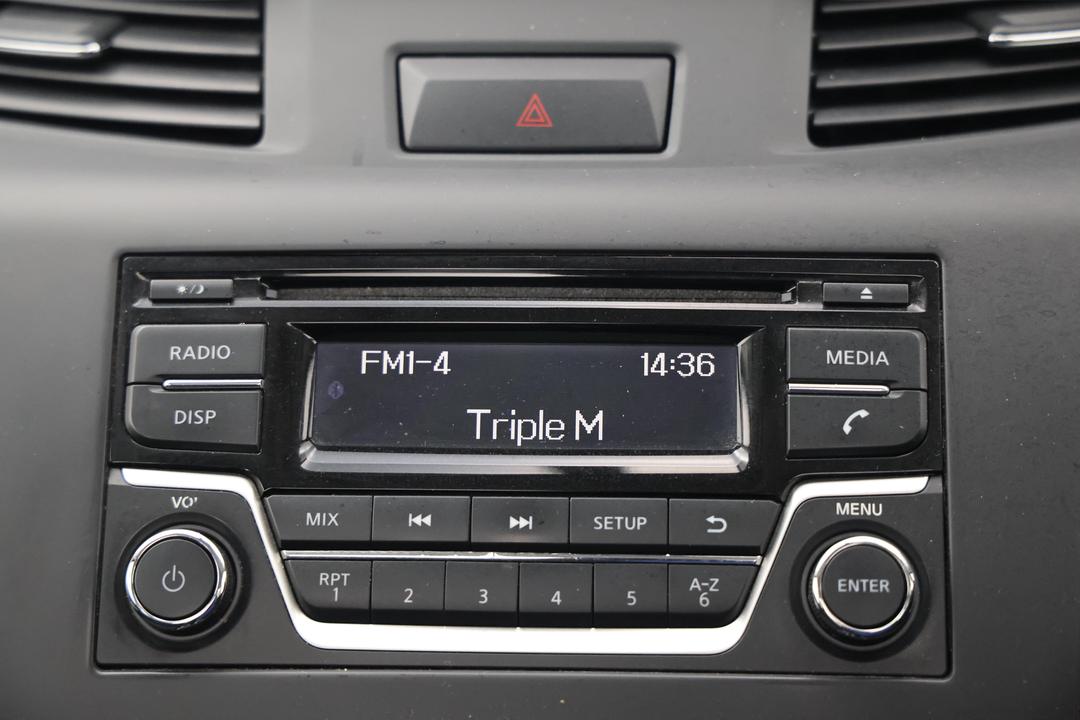 2018 Nissan Navara Rx (4x2), Manual, 86118 km, Infotainment System