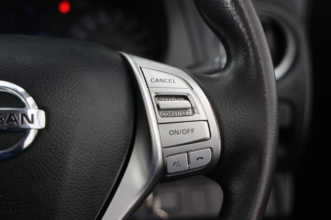 2018 Nissan Navara Rx (4x2), Manual, 86118 km, Cruise Control