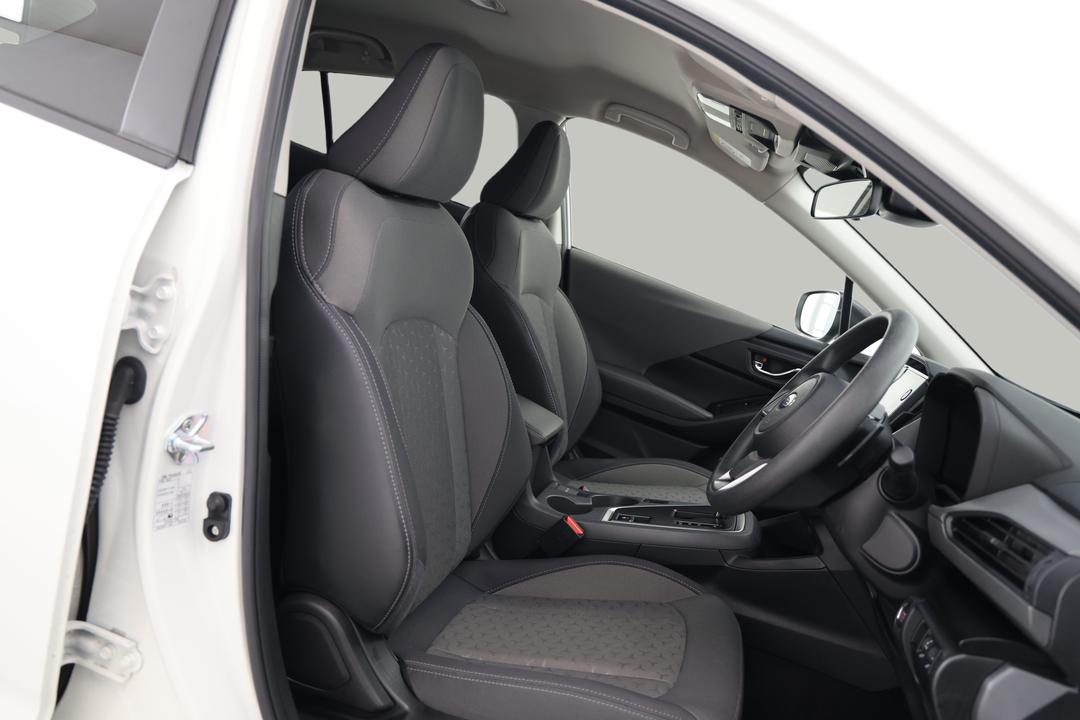 2025 Subaru Crosstrek AWD 2.0l, Automatic, 21544 km, Right Side Front Door Cabin View