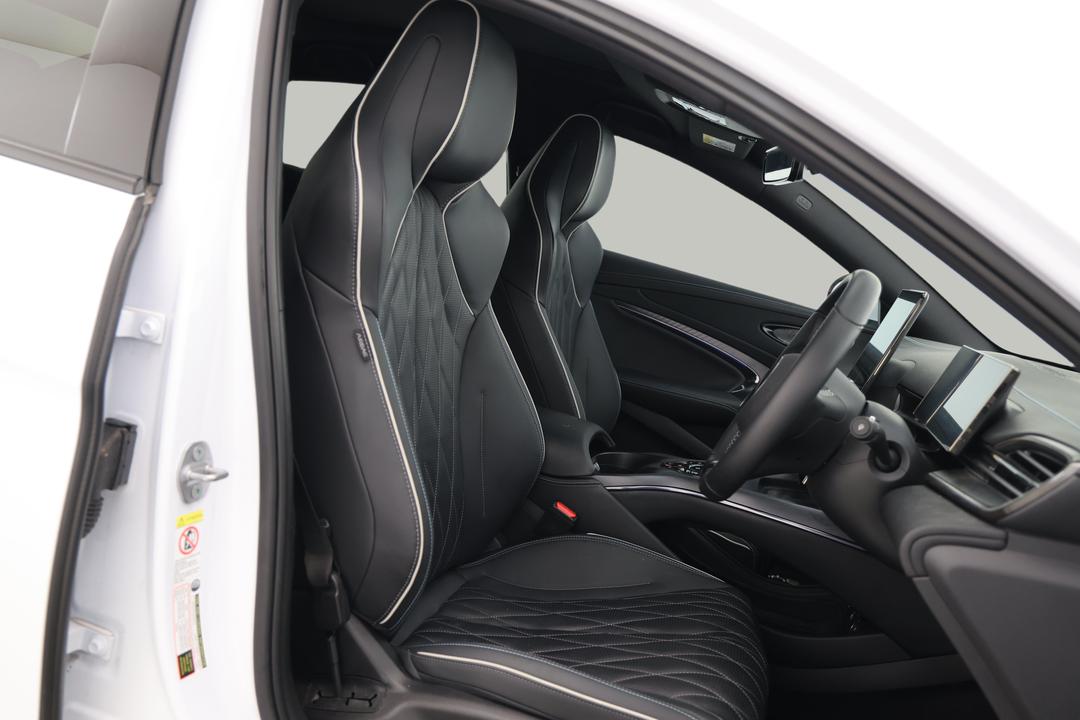 2025 Byd Seal Premium, Automatic, 23089 km, Right Side Front Door Cabin View