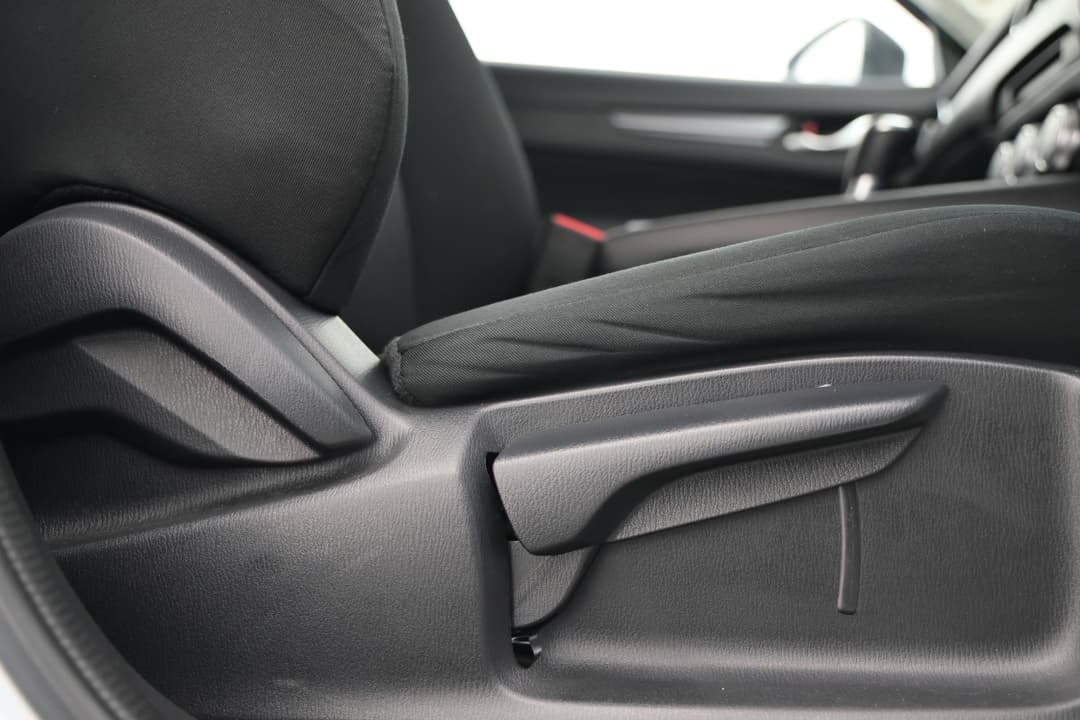 2023 Mazda CX-5 G20 Maxx (FWD), Automatic, 60737 km, Drivers Side Adjustment Panel
