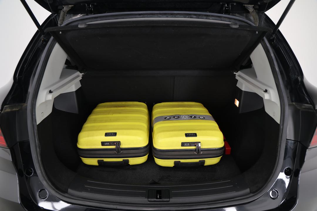 2021 MG ZS Excite, Automatic, 30658 km, Boot Inside View with Luggage