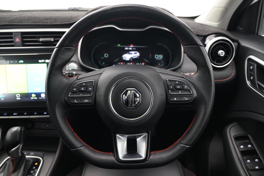 2022 MG Zst Essence, Automatic, 49115 km, On-Roof Controls/Sunglass holder
