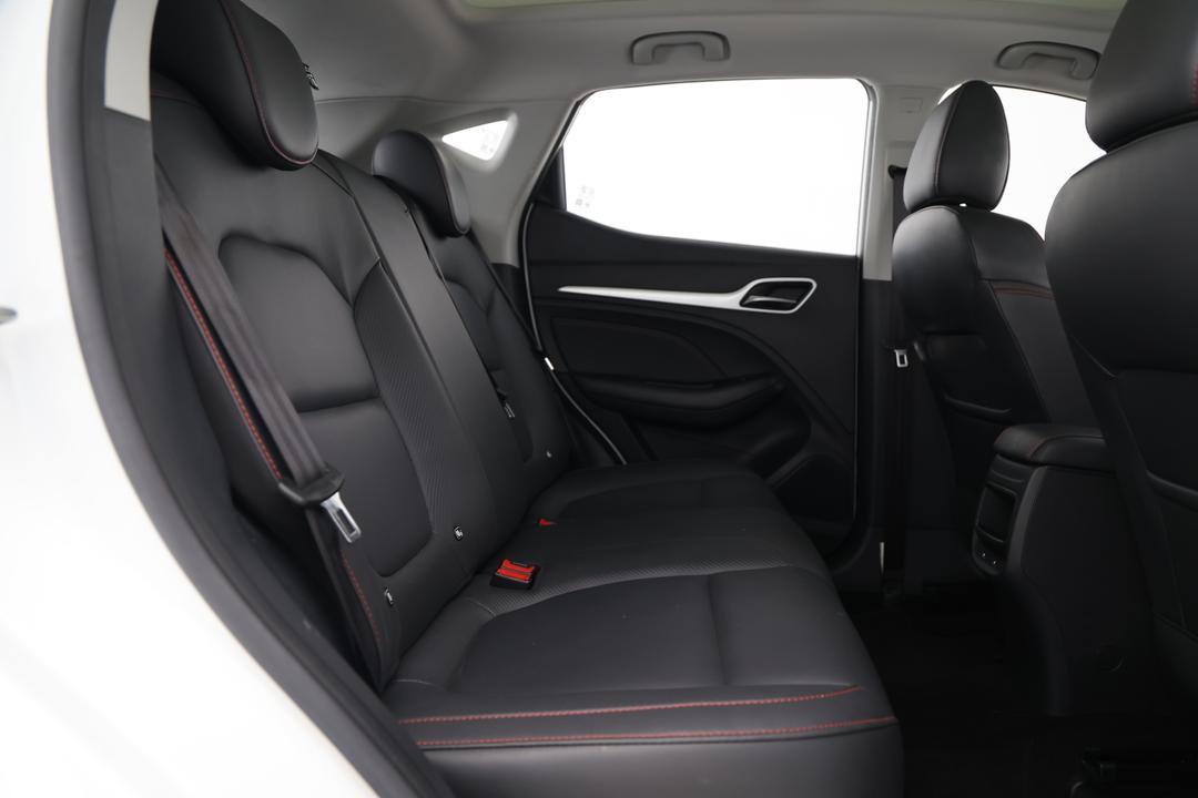 2022 MG Zst Essence, Automatic, 49115 km, Right Side Rear Door Cabin View