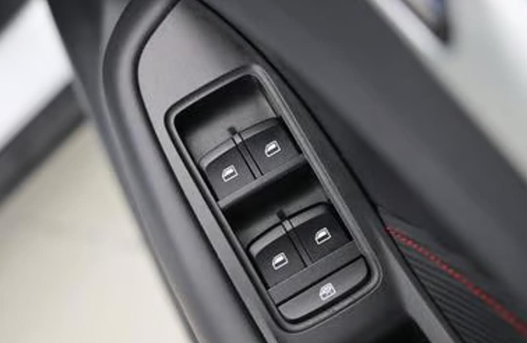 2022 MG Zst Essence, Automatic, 49115 km, Right Side Front Door Cabin View