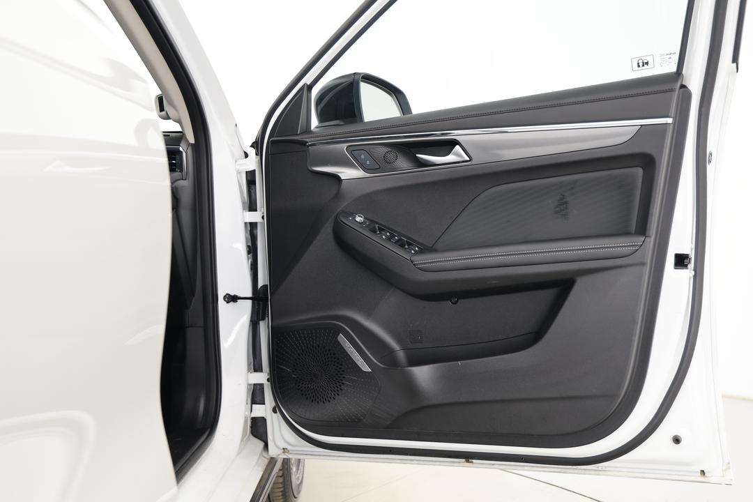 2025 GWM Haval Jolion Lux, Automatic, 22625 km, Speaker View