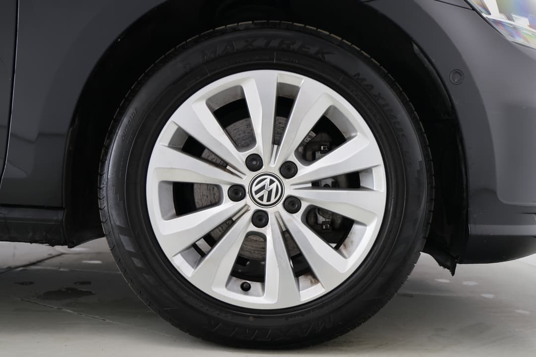 2018 Volkswagen Golf 110 Tsi Trendline, Automatic, 73644 km, Right Front Wheel