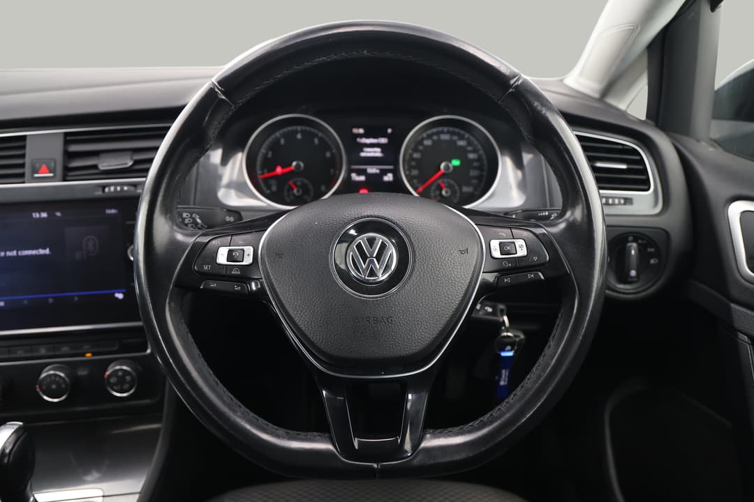 2018 Volkswagen Golf 110 Tsi Trendline, Automatic, 73644 km, Steering Wheel Close-up