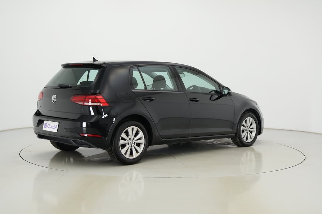 2018 Volkswagen Golf 110 Tsi Trendline, Automatic, 73644 km, Right Back Diagonal (45- Degree) View