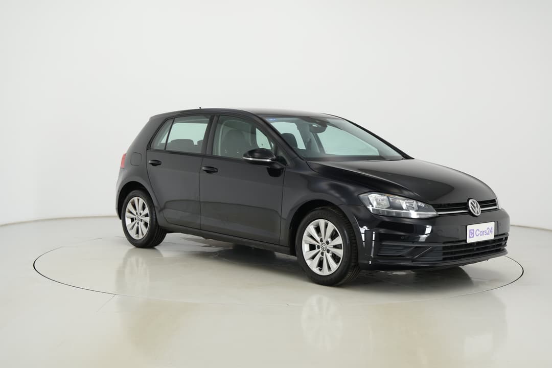 2018 Volkswagen Golf 110 Tsi Trendline, Automatic, 73644 km, Right Front Diagonal (45- Degree) View