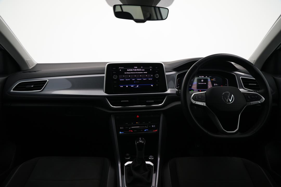 2024 Volkswagen T-roc 110tsi Style, Automatic, 17531 km, Dashboard View