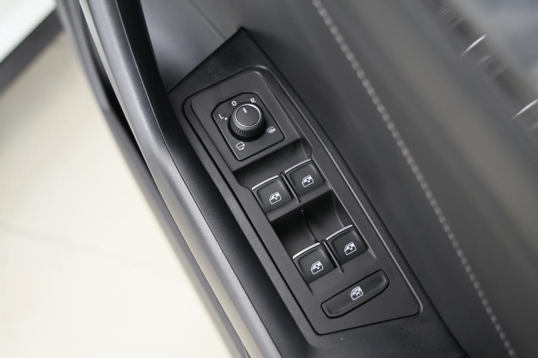 2024 Volkswagen T-roc 110tsi Style, Automatic, 17531 km, Drivers Side Door Panel Controls