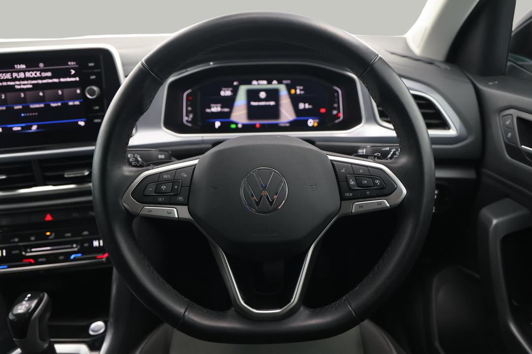 2024 Volkswagen T-roc 110tsi Style, Automatic, 17531 km, Steering Wheel Close-up