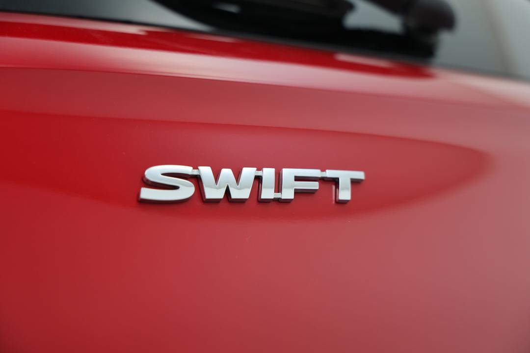 2024 Suzuki Swift Hybrid Plus, Automatic, 11431 km, Badge (Boot Left Side)