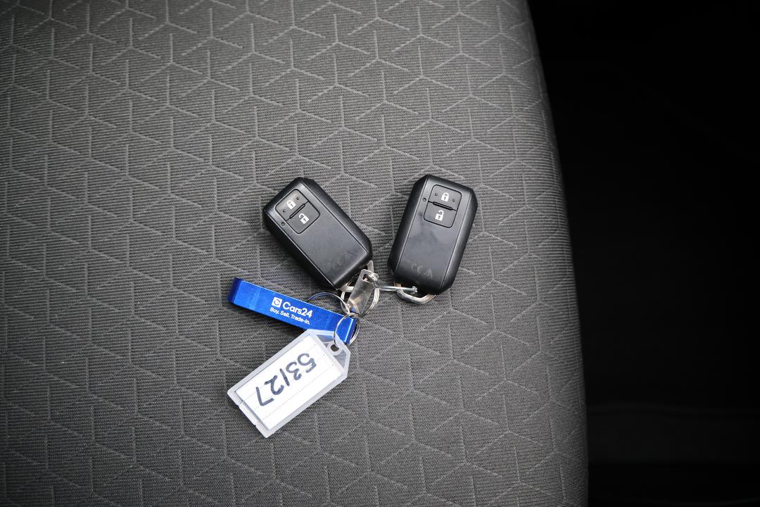 2024 Suzuki Swift Hybrid Plus, Automatic, 11431 km, Key Close-up