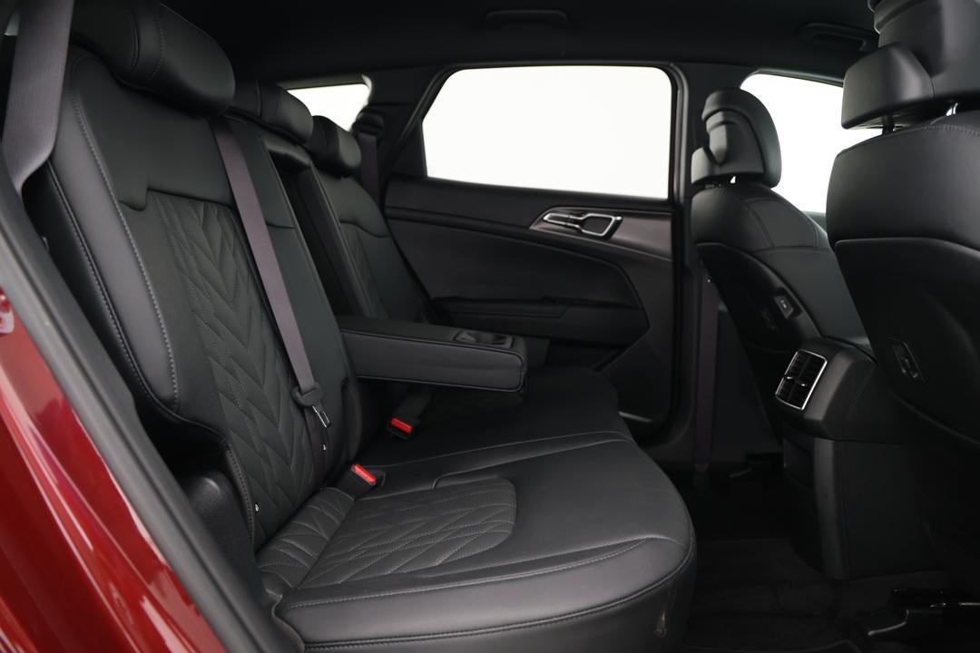 2024 Kia Sportage Sx+ (AWD), Automatic, 16724 km, Right Side Rear Door Cabin View