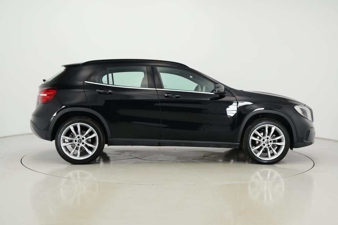 2019 Mercedes-benz GLA 180, Automatic, 45801 km, Right Side View