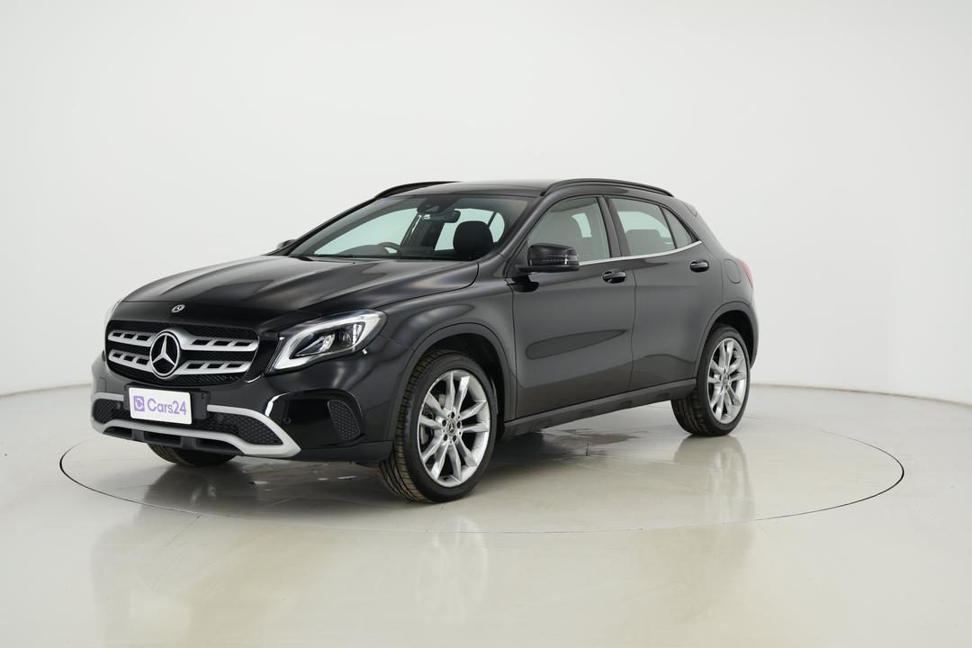 2019 Mercedes-benz GLA 180, Automatic, 45801 km, Left Front Diagonal (45- Degree) View