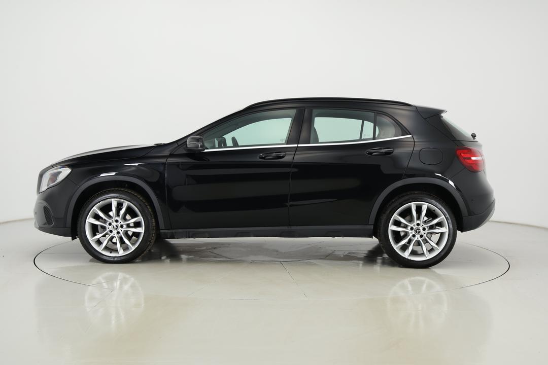 2019 Mercedes-benz GLA 180, Automatic, 45801 km, Left Side View