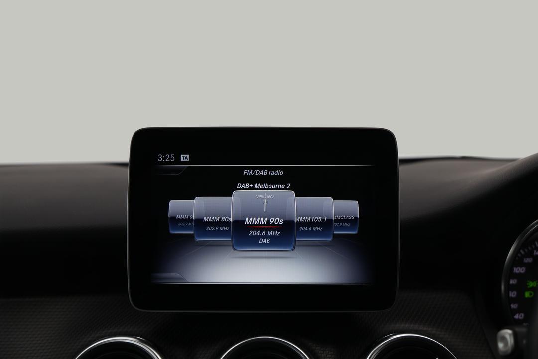2019 Mercedes-benz GLA 180, Automatic, 45801 km, Infotainment System