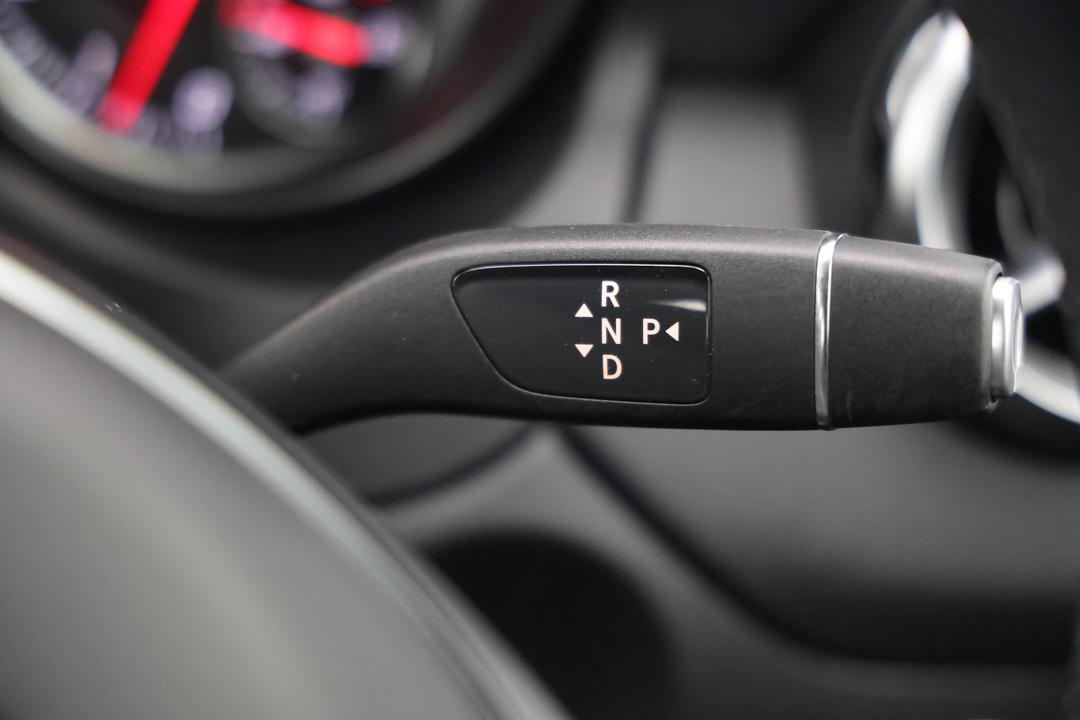 2019 Mercedes-benz GLA 180, Automatic, 45801 km, Gear Lever 