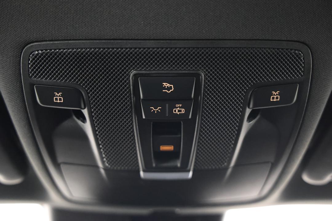 2019 Mercedes-benz GLA 180, Automatic, 45801 km, On-Roof Controls/Sunglass holder
