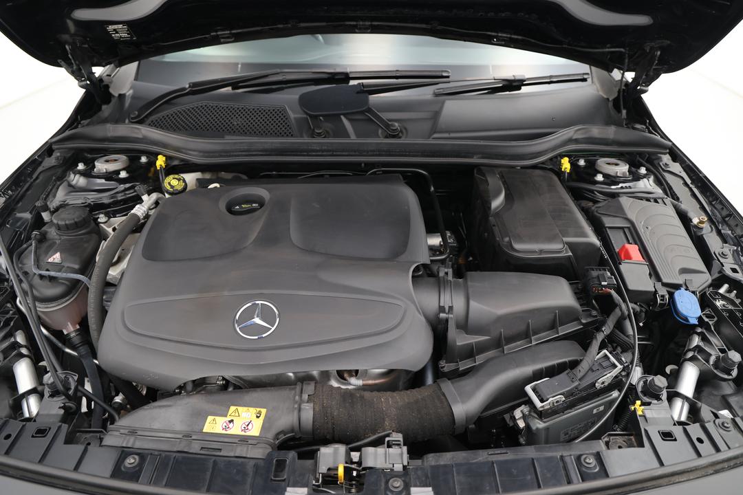 2019 Mercedes-benz GLA 180, Automatic, 45801 km, Open Bonnet (Engine)