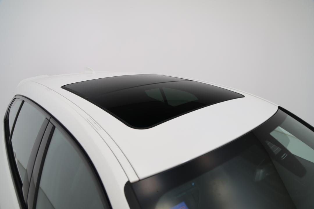 2022 BMW 1 M135i xDrive, Automatic, 53808 km, Roof/Sunroof View